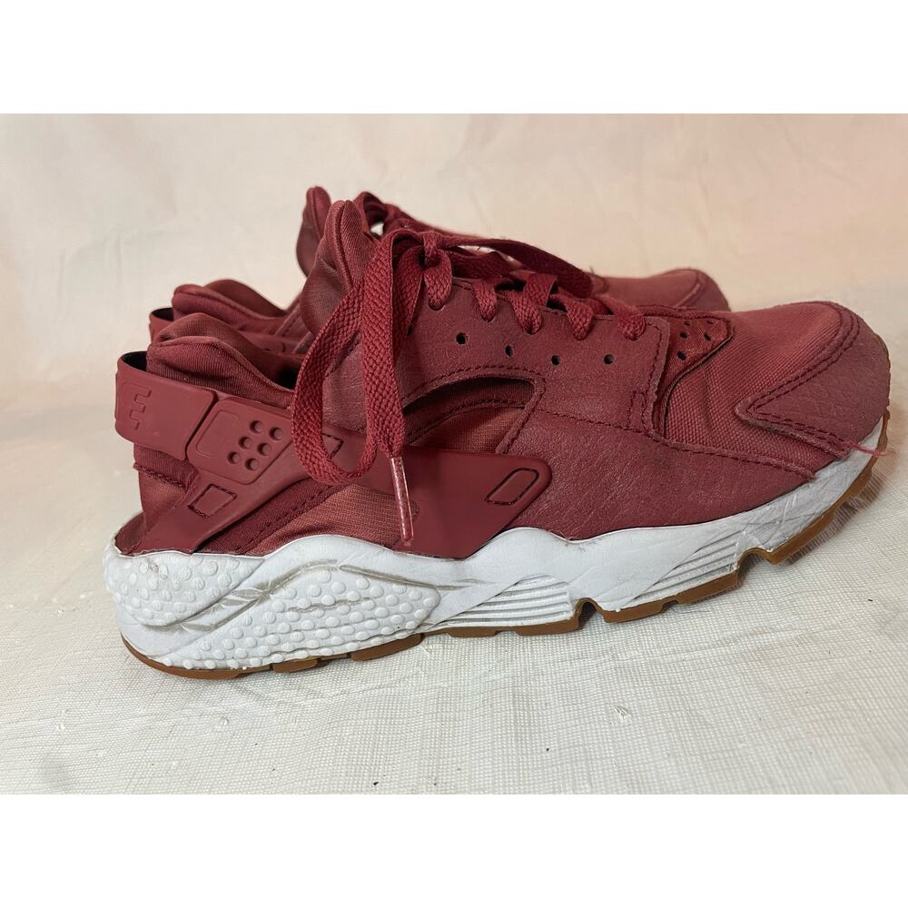 Women's 7.5 Nike Air Huarache Run SE Cedar/Cedar-Gum Yellow-White (859429 600)